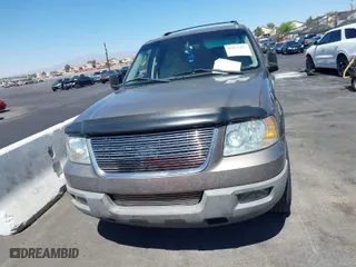 2003 Ford Expedition Special Service with VIN 1FMRU15W53LB44124, listed as a IAAI auction lot 42021297 with 177,998 mi miles. Bid and sale history available at carsss.com. Image 12.