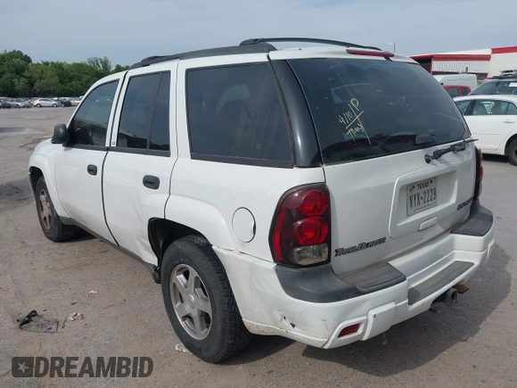 2004 Chevrolet TrailBlazer LT with VIN 1GNDS13S042374575, listed as a IAAI auction lot 42024901 with 237,510 mi miles and . Bid and sale history available at DreamBid. Image 3.