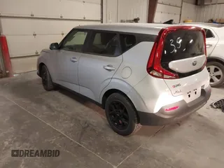 2020 Kia Soul S with VIN KNDJ23AU5L7016093, listed as a IAAI auction lot 41398818 with 113,819 mi miles. Bid and sale history available at carsss.com. Image 3.