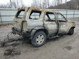 2006 Ford Escape XLT with VIN 1FMYU931X6KC43873, listed as a Copart auction lot 45002425 with 0 mi miles and Salvage Title. Bid and sale history available at carsss.com. Image 3.