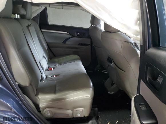 2016 Toyota Highlander LE with VIN 5TDBKRFH2GS267085, listed as a Copart auction lot 48746945 with 166,458 mi miles and Salvage Title. Bid and sale history available at carsss.com. Image 11.