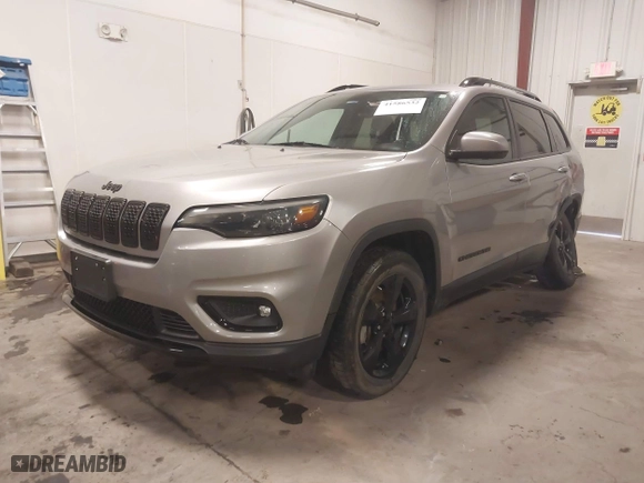 2019 Jeep Cherokee Latitude Plus with VIN 1C4PJMLX2KD427395, listed as a IAAI auction lot 41586532 with 84,033 mi miles. Bid and sale history available at carsss.com. Image 19.