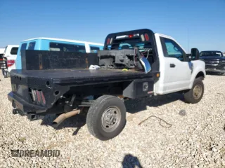2018 Ford Super Duty F-250 SRW XL with VIN 1FDBF2B60JEC06830, listed as a Copart auction lot 84163034 with 123,540 mi miles and Salvage Title. Bid and sale history available at carsss.com. Image 3.
