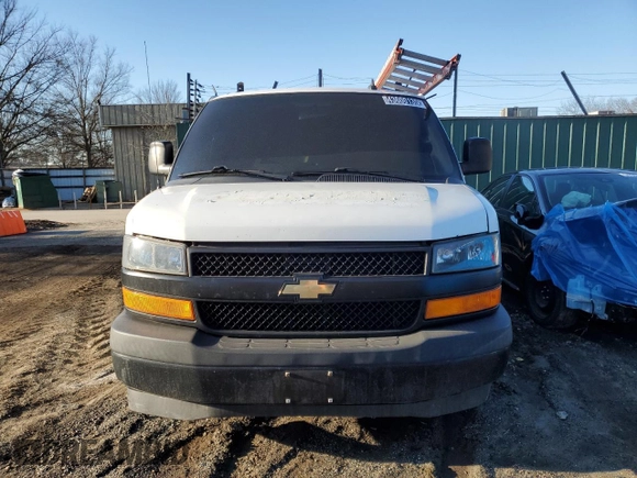 2018 Chevrolet Express Cargo Van with VIN 1GCWGAFG1J1176566, listed as a Copart auction lot 43600135 with 195,553 mi miles and Clean Title. Bid and sale history available at carsss.com. Image 5.