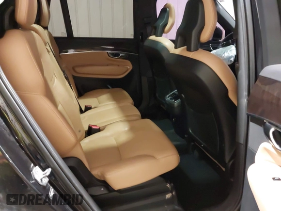 2016 Volvo XC90 T6 Momentum with VIN YV4A22PK0G1044972, listed as a IAAI auction lot 41636446 with 108,566 mi miles. Bid and sale history available at carsss.com. Image 8.