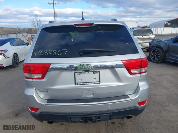 2011 Jeep Grand Cherokee Limited with VIN 1J4RR5GT8BC527676, listed as a IAAI auction lot 41683807 with 101,324 mi miles. Bid and sale history available at carsss.com. Image 16.