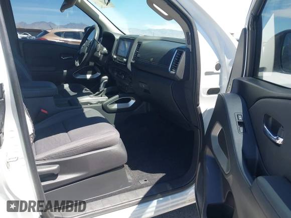 2022 Nissan Frontier S z VIN 1N6ED1CLXNN695990, wystawiony jako IAAI lot #42114263 z przebiegiem 14 773 mil mil oraz . Historia ofert i sprzedaży dostępna na DreamBid. Obrazek 5.