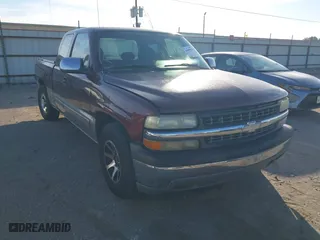 2002 Chevrolet Silverado 1500 LS with VIN 2GCEC19V121333073, listed as a IAAI auction lot 40999033 with 418,453 mi miles. Bid and sale history available at carsss.com. Image 1.
