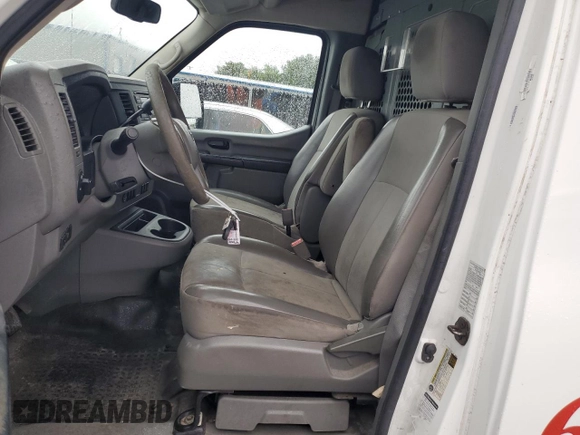2017 Nissan NV Cargo SV z VIN 1N6BF0LY9HN807928, wystawiony jako Copart lot #60340275 z przebiegiem 133 501 mil mil oraz Szkoda całkowita • Salvage title. Historia ofert i sprzedaży dostępna na DreamBid. Obrazek 7.