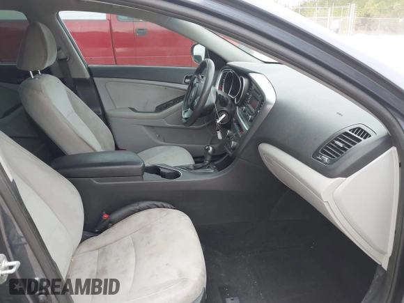 2015 Kia Optima LX z VIN 5XXGM4A79FG441283, wystawiony jako IAAI lot #40834778 z przebiegiem 210 110 mil mil oraz . Historia ofert i sprzedaży dostępna na DreamBid. Obrazek 5.