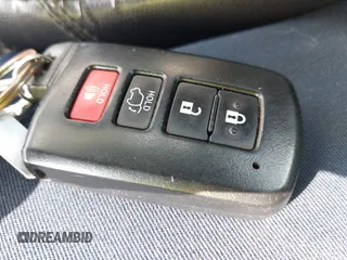 2018 Toyota RAV4 XLE z VIN 2T3WFREV4JW495379, wystawiony jako IAAI lot #42406849 z przebiegiem 132 126 mil mil oraz . Historia ofert i sprzedaży dostępna na DreamBid. Obrazek 11.