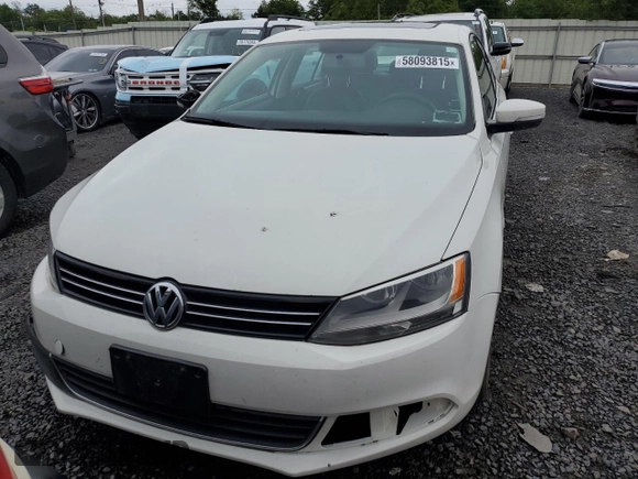 2013 Volkswagen Jetta SE with VIN 3VWDP7AJ8DM277587, listed as a Copart auction lot 58093815 with 136,608 mi miles and Salvage title. Bid and sale history available at DreamBid. Image 5.
