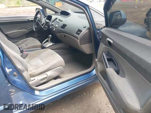 2008 Honda Civic LX z VIN 2HGFA16518H535038, wystawiony jako IAAI lot #42294996 z przebiegiem 218 643 mil mil oraz . Historia ofert i sprzedaży dostępna na DreamBid. Obrazek 5.