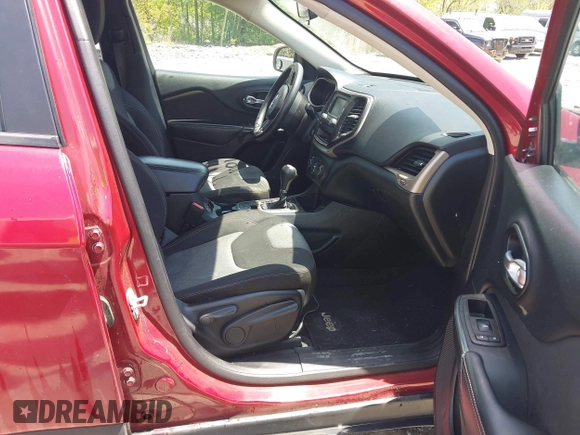 2016 Jeep Cherokee Sport with VIN 1C4PJLAB4GW190101, listed as a IAAI auction lot 42063277 with 61,868 mi miles. Bid and sale history available at carsss.com. Image 5.
