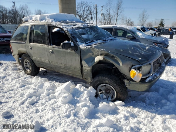 2000 Mercury Mountaineer with VIN 4M2ZU86P4YUJ11793, listed as a Copart auction lot 42039265 with 231,387 mi miles and Clean Title. Bid and sale history available at carsss.com. Image 4.