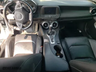 2019 Chevrolet Camaro 2LT with VIN 1G1FC1RXXK0114008, listed as a Copart auction lot 70623814 with 0 mi miles and Salvage Title. Bid and sale history available at carsss.com. Image 8.