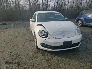 2014 Volkswagen Beetle 1.8T z VIN 3VWJ17AT1EM663680, wystawiony jako Copart lot #48163255 z przebiegiem 67 809 mil mil oraz Szkoda całkowita • Salvage title. Historia ofert i sprzedaży dostępna na DreamBid. Obrazek 10.