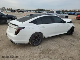2022 Cadillac CT5-V Blackwing with VIN 1G6D35R64N0810674, listed as a Copart auction lot 88700835 with 25,780 mi miles and Salvage Title. Bid and sale history available at carsss.com. Image 3.