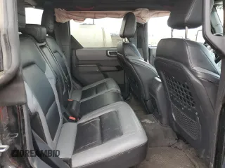2024 Ford Bronco Big Bend z VIN 1FMDE7BH5RLA10657, wystawiony jako Copart lot #56905105 z przebiegiem 32 537 mil mil oraz Szkoda całkowita • Salvage title. Historia ofert i sprzedaży dostępna na DreamBid. Obrazek 11.