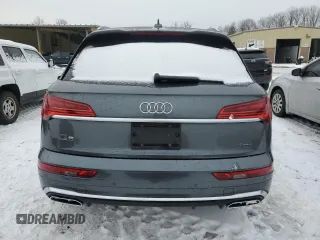 2021 Audi Q5 Premium Plus with VIN WA1E2AFY8M2066920, listed as a Copart auction lot 43134605 with 12,304 mi miles and Salvage Title. Bid and sale history available at carsss.com. Image 6.