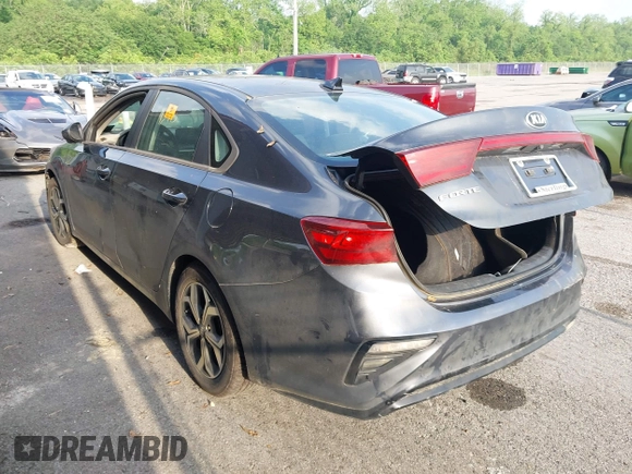 2021 Kia Forte LXS z VIN 3KPF24AD8ME263248, wystawiony jako IAAI lot #42110442 z przebiegiem 76 323 mil mil oraz . Historia ofert i sprzedaży dostępna na DreamBid. Obrazek 3.