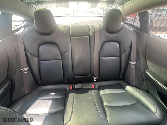 2018 Tesla Model 3 Long Range Battery with VIN 5YJ3E1EB0JF117496, listed as a Copart auction lot 51468855 with 101,156 mi miles and Clean Title. Bid and sale history available at carsss.com. Image 6.