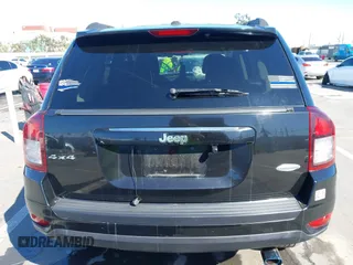 2016 Jeep Compass Latitude with VIN 1C4NJCEB2GD628384, listed as a IAAI auction lot 41752694 with 122,589 mi miles. Bid and sale history available at carsss.com. Image 16.