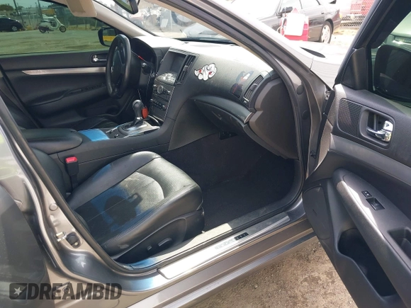 2015 Infiniti Q40 with VIN JN1CV6AP8FM501770, listed as a IAAI auction lot 42111315 with 123,249 mi miles. Bid and sale history available at carsss.com. Image 5.