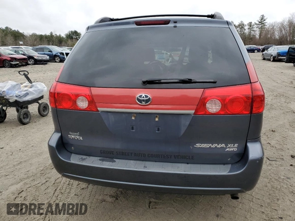 2010 Toyota Sienna XLE z VIN 5TDDK4CC2AS033041, wystawiony jako Copart lot #49240585 z przebiegiem 171 315 mil mil oraz Czysty tytuł • Clean title. Historia ofert i sprzedaży dostępna na DreamBid. Obrazek 6.