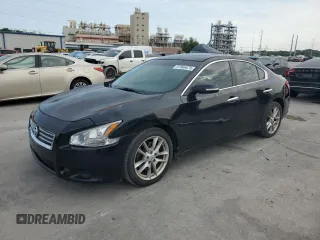 2010 Nissan Maxima SV z VIN 1N4AA5AP5AC856264, wystawiony jako Copart lot #57866675 z przebiegiem 124 448 mil mil oraz Czysty tytuł • Clean title. Historia ofert i sprzedaży dostępna na DreamBid. Obrazek 1.