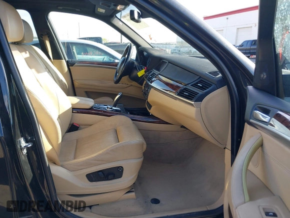 2008 BMW X5 4.8i z VIN 5UXFE83578LZ47417, wystawiony jako IAAI lot #42103465 z przebiegiem 130 942 mil mil oraz . Historia ofert i sprzedaży dostępna na DreamBid. Obrazek 5.
