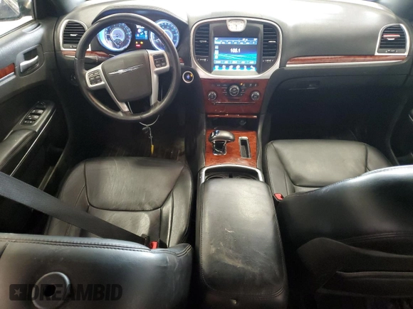 2013 Chrysler 300 z VIN 2C3CCAAG3DH699216, wystawiony jako Copart lot #59239475 z przebiegiem 131 731 mil mil oraz Nie do naprawy • Non repairable. Historia ofert i sprzedaży dostępna na DreamBid. Obrazek 8.