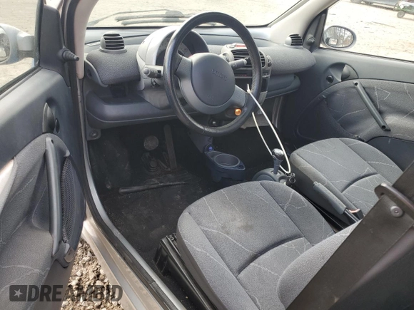 2006 Smart fortwo with VIN WME4503321J273497, listed as a Copart auction lot 83279784 with 51,749 mi miles and Non Repairable. Bid and sale history available at DreamBid. Image 8.
