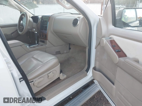 2010 Ford Explorer Eddie Bauer with VIN 1FMEU7EE0AUA56016, listed as a IAAI auction lot 41172194 with 144,672 mi miles. Bid and sale history available at carsss.com. Image 5.