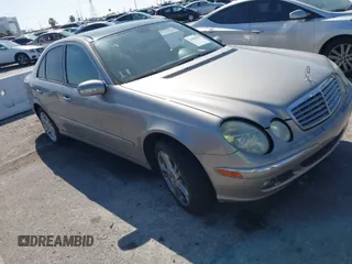 2006 Mercedes-Benz E-Class 3.5L with VIN WDBUF56J96A838185, listed as a IAAI auction lot 41981543 with 213,431 mi miles. Bid and sale history available at carsss.com. Image 1.