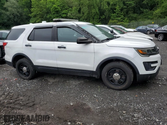 2017 Ford Police Interceptor Utility с VIN 1FM5K8AR1HGB65002, выставлен на аукционе Copart как лот 61573495 с пробегом 159 631 миль миль и Списание • Salvage title. История ставок и продаж доступна на DreamBid. Изображение 4.