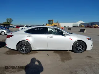 2016 Lexus ES 330 z VIN JTHBK1GG1G2246533, wystawiony jako IAAI lot #41056018 z przebiegiem 66 018 mil mil oraz . Historia ofert i sprzedaży dostępna na DreamBid. Obrazek 13.
