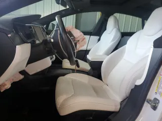 2017 Tesla Model S 100D с VIN 5YJSA1E26HF212985, выставлен на аукционе Copart как лот 46702705 с пробегом 58 179 миль миль и Списание • Salvage title. История ставок и продаж доступна на DreamBid. Изображение 7.