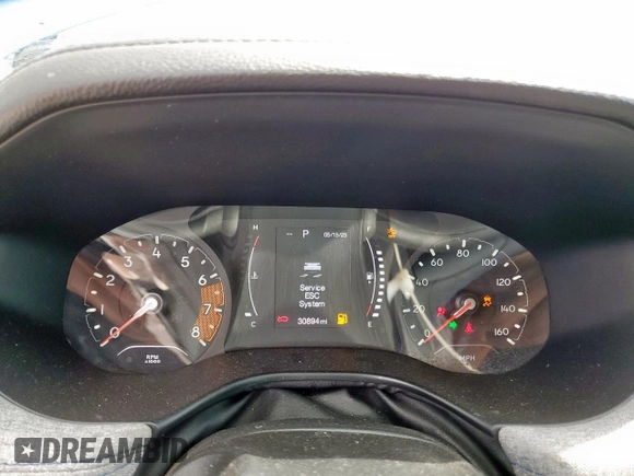 2022 Jeep Compass Latitude z VIN 3C4NJCBB5NT139019, wystawiony jako Copart lot #57121185 z przebiegiem 30 894 mil mil oraz Nie do naprawy • Non repairable. Historia ofert i sprzedaży dostępna na DreamBid. Obrazek 9.