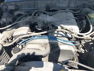 1998 Toyota 4Runner SR5 z VIN JT3GN86RXW0084099, wystawiony jako IAAI lot #42289061 z przebiegiem 213 688 mil mil oraz . Historia ofert i sprzedaży dostępna na DreamBid. Obrazek 10.