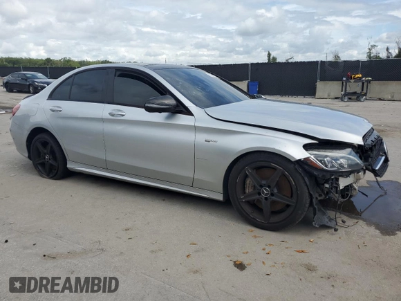2017 Mercedes-Benz C 43 AMG z VIN 55SWF6EBXHU183022, wystawiony jako Copart lot #63044555 z przebiegiem 115 191 mil mil oraz Czysty tytuł • Clean title. Historia ofert i sprzedaży dostępna na DreamBid. Obrazek 4.