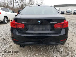 2018 BMW 3 Series 330i xDrive z VIN WBA8D9C52JEM33730, wystawiony jako Copart lot #51306375 z przebiegiem 112 221 mil mil oraz Szkoda całkowita • Salvage title. Historia ofert i sprzedaży dostępna na DreamBid. Obrazek 6.
