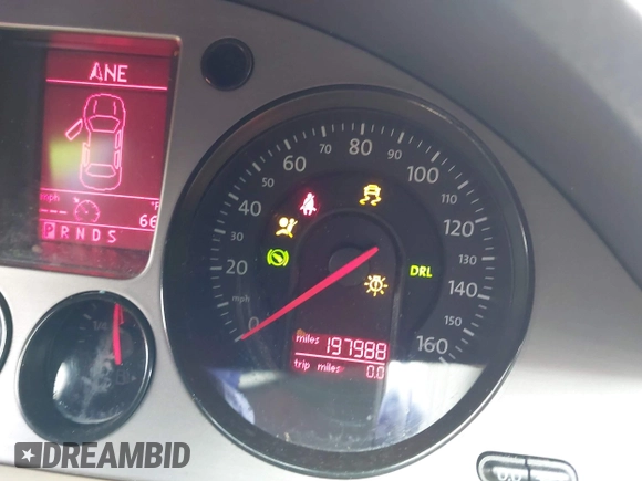 2008 Volkswagen Passat Komfort with VIN WVWAK73C88P052203, listed as a IAAI auction lot 42461111 with 197,988 mi miles and . Bid and sale history available at DreamBid. Image 14.