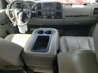 2011 Chevrolet Silverado 3500HD Work Truck z VIN 1GC4KZC81BF130600, wystawiony jako Copart lot #53819535 z przebiegiem Nie podano mil oraz Szkody całkowita. Historia ofert i sprzedaży dostępna na DreamBid. Obrazek 8.