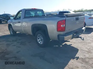 2009 Chevrolet Silverado 1500 1LT with VIN 1GCEK14099Z149726, listed as a IAAI auction lot 41940918 with 127,155 mi miles and . Bid and sale history available at DreamBid. Image 3.