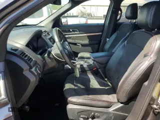 2018 Ford Explorer XLT с VIN 1FM5K7D86JGC55667, выставлен на аукционе Copart как лот 52615085 с пробегом 119 020 миль миль и Списание • Salvage title. История ставок и продаж доступна на DreamBid. Изображение 7.
