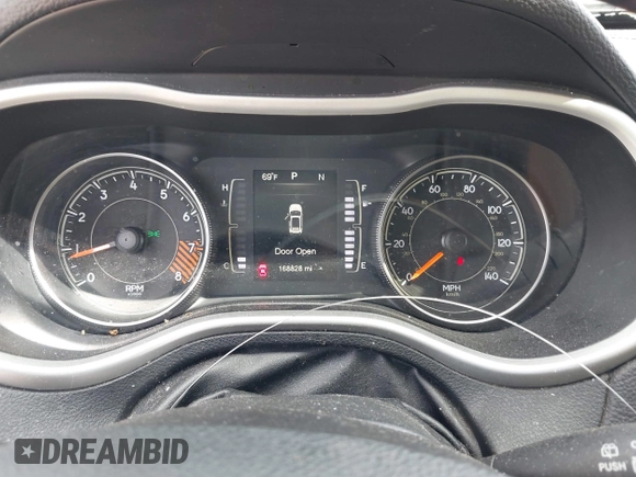 2015 Jeep Cherokee Latitude z VIN 1C4PJMCS3FW557734, wystawiony jako IAAI lot #42273937 z przebiegiem 168 828 mil mil oraz . Historia ofert i sprzedaży dostępna na DreamBid. Obrazek 15.
