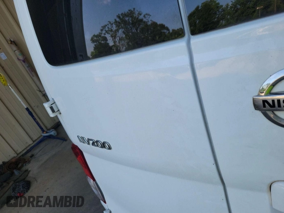 2020 Nissan NV200 SV z VIN 3N6CM0KN4LK705677, wystawiony jako IAAI lot #42521012 z przebiegiem 78 008 mil mil oraz . Historia ofert i sprzedaży dostępna na DreamBid. Obrazek 32.