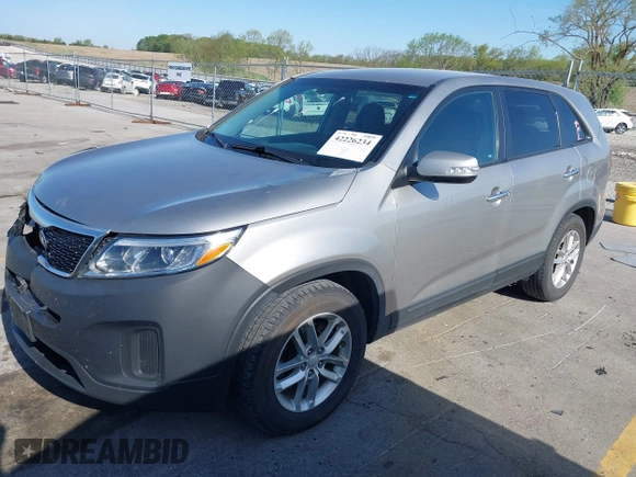 2014 Kia Sorento LX z VIN 5XYKT3A67EG467311, wystawiony jako IAAI lot #42226234 z przebiegiem 220 422 mil mil oraz . Historia ofert i sprzedaży dostępna na DreamBid. Obrazek 17.