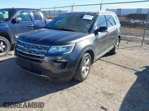 2018 Ford Explorer XLT z VIN 1FM5K7D8XJGA41555, wystawiony jako IAAI lot #41301991 z przebiegiem 46 248 mil mil oraz . Historia ofert i sprzedaży dostępna na DreamBid. Obrazek 17.